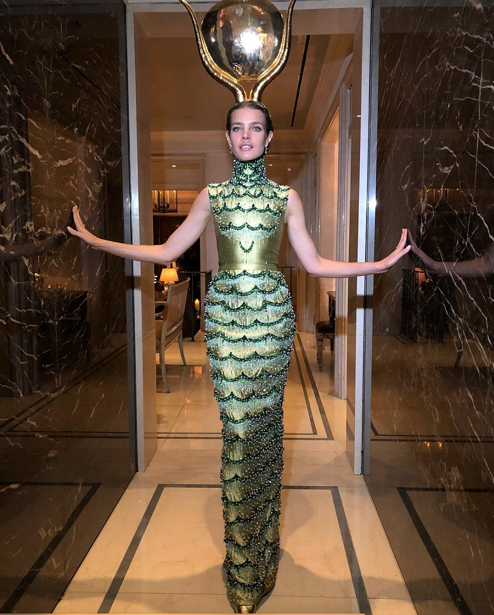 Наталья Водянова восхитила поклонников костюмом на Хэллоуин