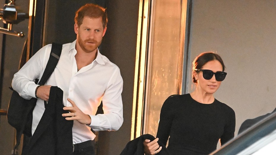 Счастливые и отдохнувшие: Меган Маркл и принц Гарри появились на публике после скандала с королевской семьей 