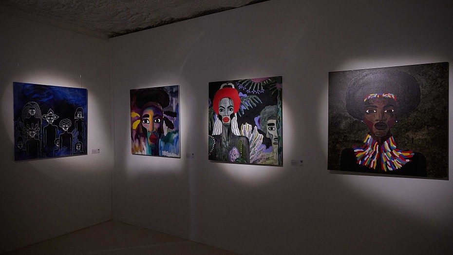 В Брюсовом переулке открылась первая персональная выставка художницы TATLINU в FRSTV ART GROUP