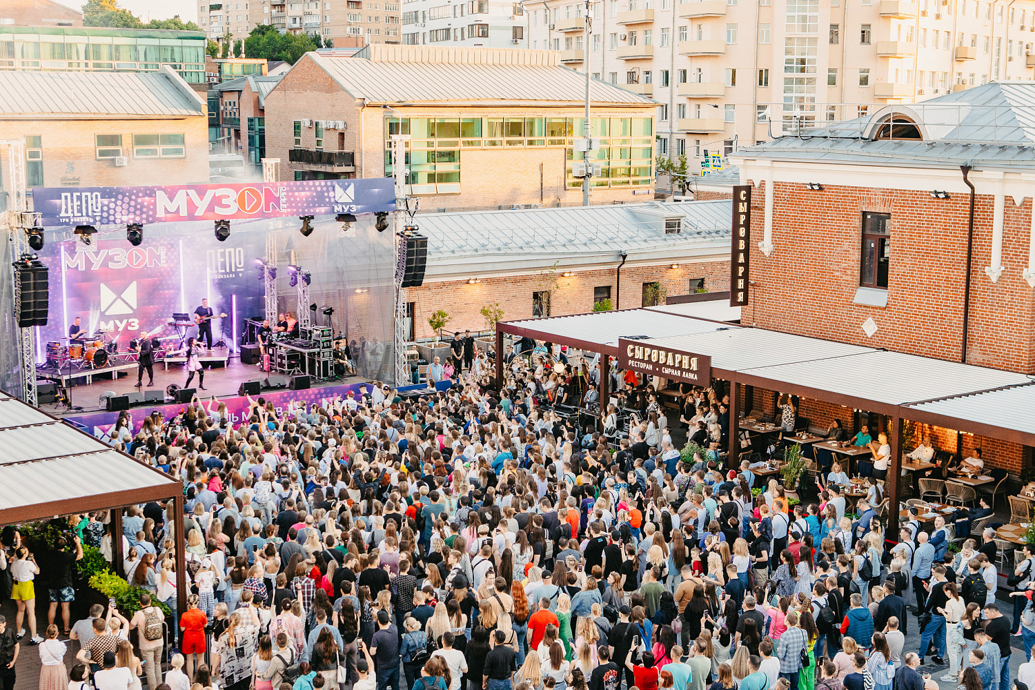 IOWA, NLO, КОБЯКОВ выступили на МУЗON FEST В «ТРИ ВОКЗАЛА. ДЕПО» |  OK-magazine.ru