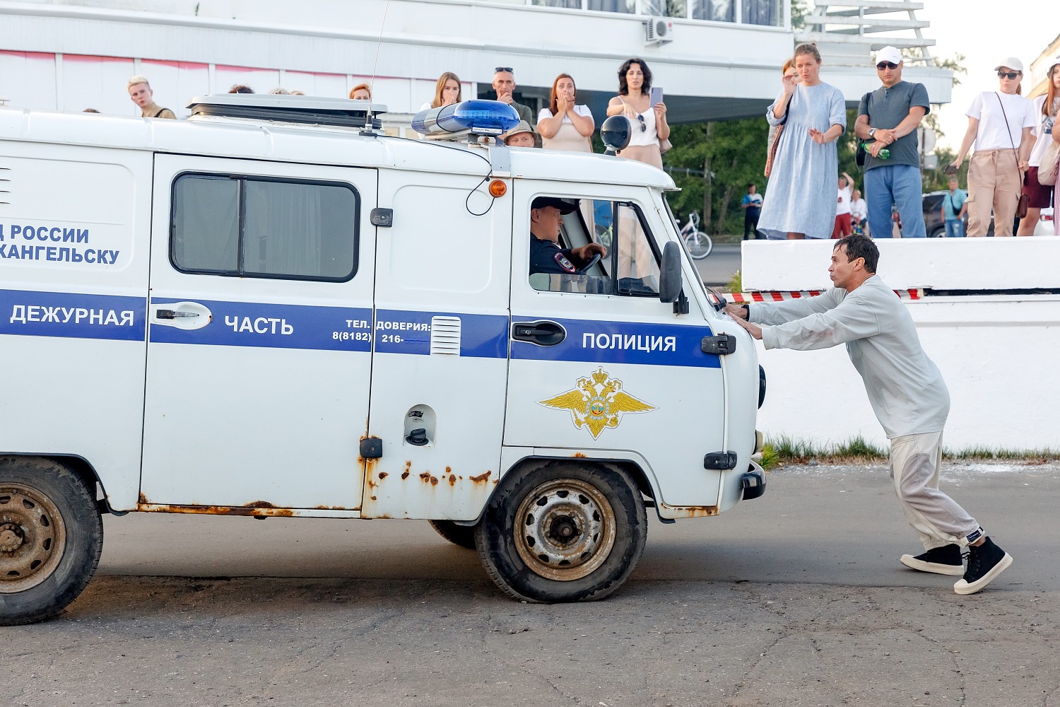 Павел Деревянко исполнит роль... Павла Деревянко в новом сериале СТС.  Подробности! | OK-magazine.ru