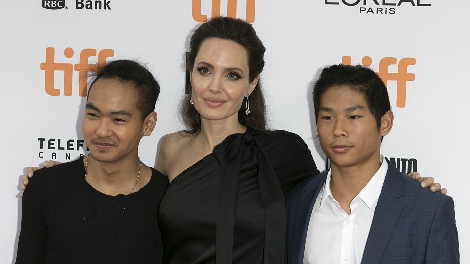 Сын Анджелины Джоли встал на защиту матери после ее развода с Брэдом Питтом 