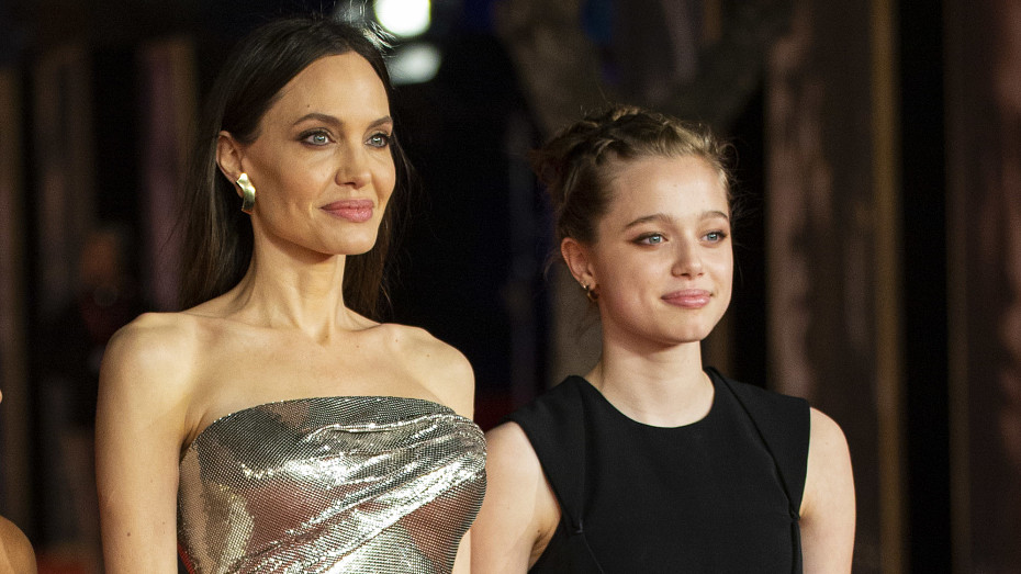 Дочь Анджелины Джоли Шайло опубликовала в газете объявление о том, что отказывается от фамилии отца 