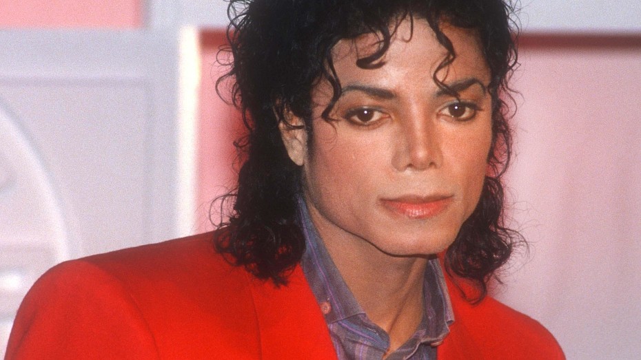 На аукционе продадут 78 рисунков Майкла Джексона с автографами
