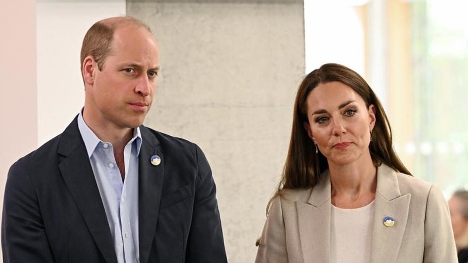 «Должна была винить себя»: принц Уильям пришел в ярость из-за фото Кейт Миддлтон топлес 