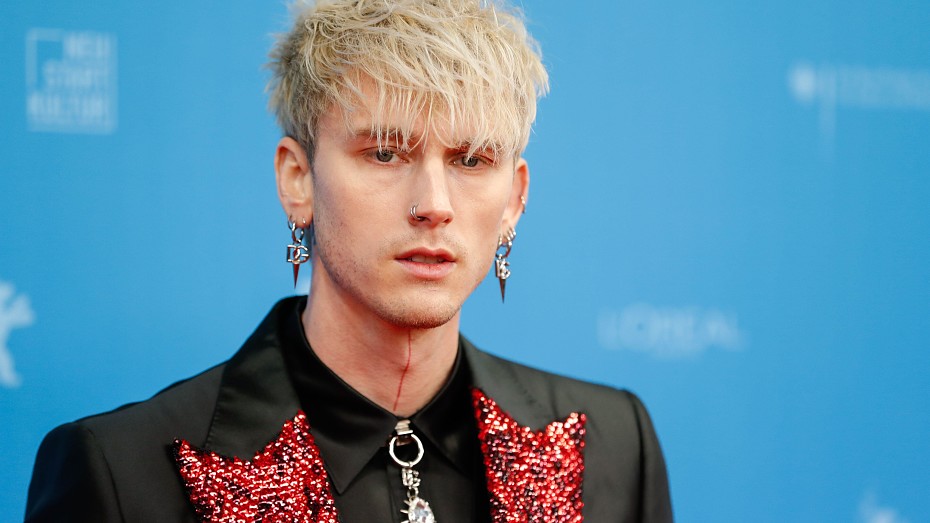 Machine Gun Kelly признался, что проходил лечение в рехабе. Подробности!